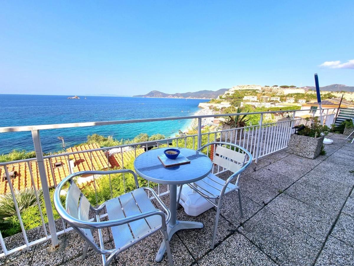 Appartamenti La Terrazza Sulle Ghiaie - Goelba بورتوفيرّايو المظهر الخارجي الصورة