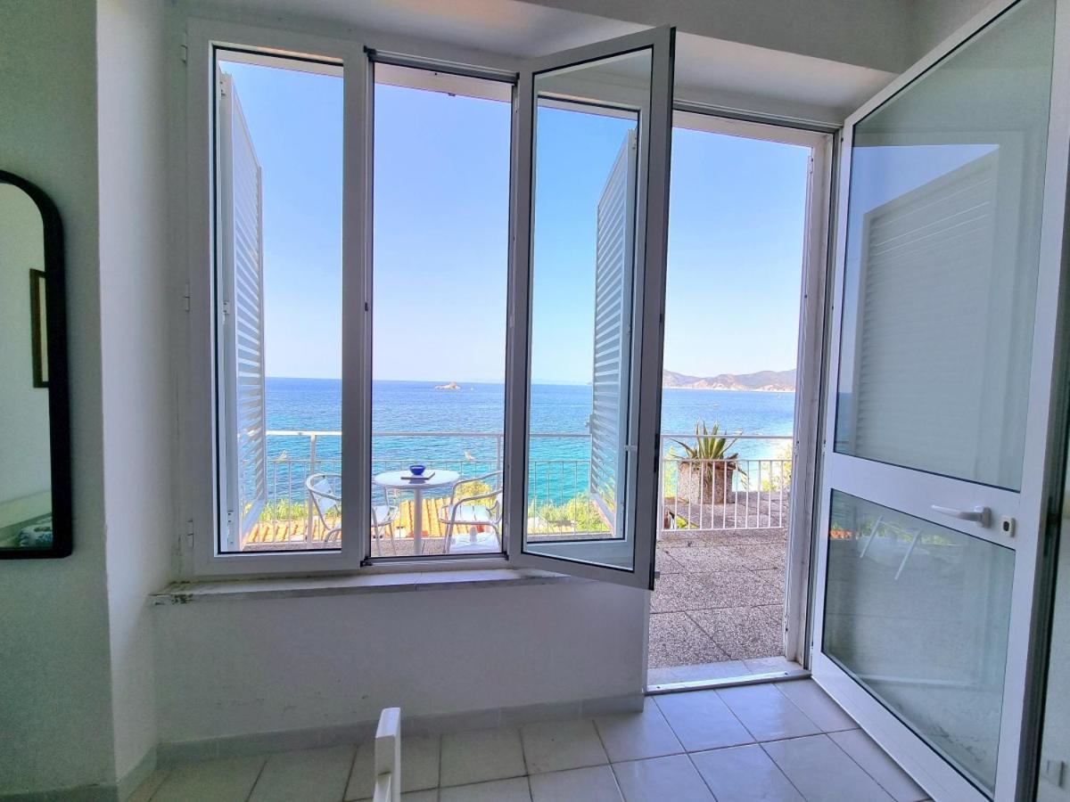 Appartamenti La Terrazza Sulle Ghiaie - Goelba بورتوفيرّايو المظهر الخارجي الصورة