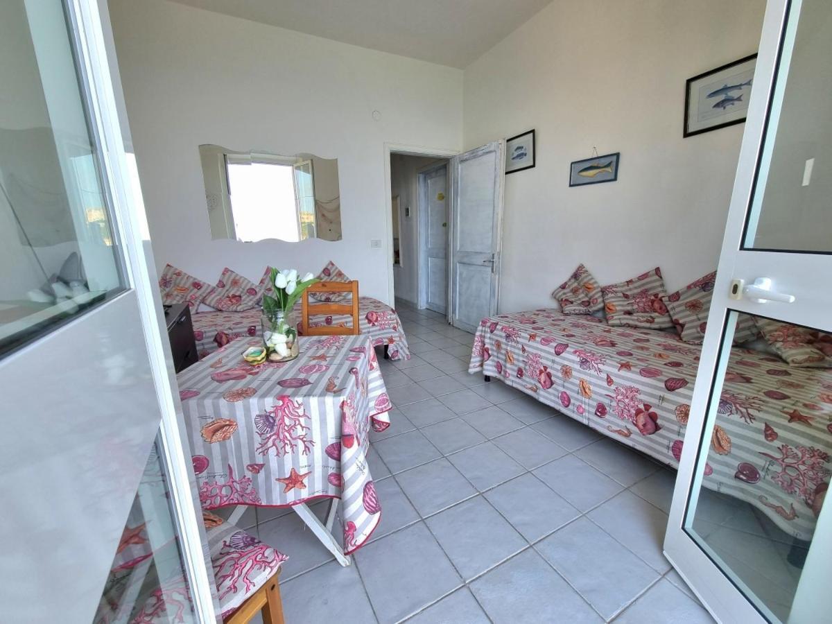 Appartamenti La Terrazza Sulle Ghiaie - Goelba بورتوفيرّايو الغرفة الصورة