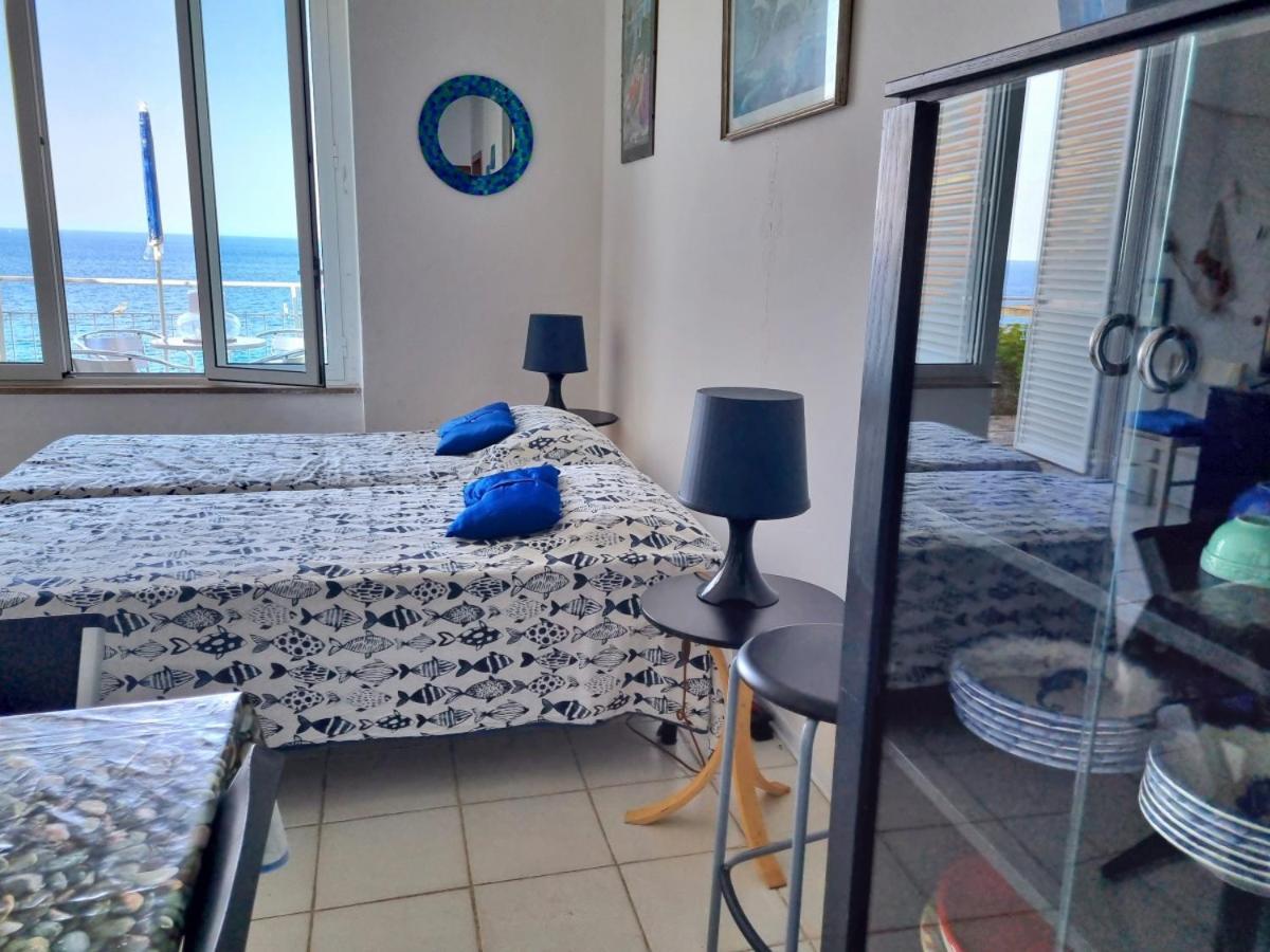 Appartamenti La Terrazza Sulle Ghiaie - Goelba بورتوفيرّايو الغرفة الصورة